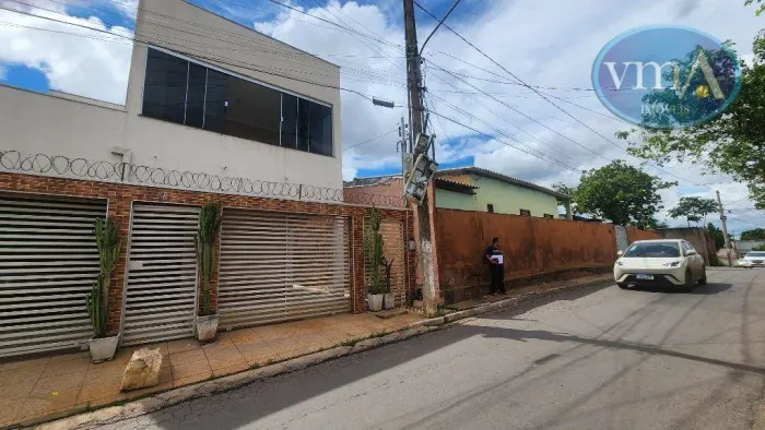 Vendo Sobrado, 200m², 3 suítes, Bairro Canjica, Cuiabá-MT