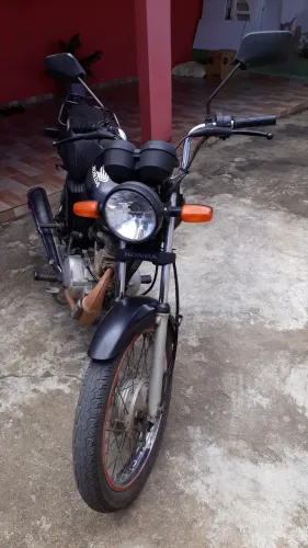 Vende se esta moto.