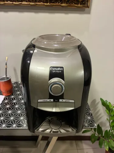 Bebedouro gelágua Esmaltec Preto