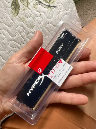 memória RAM Kingston HyperX Fury, modelo DDR4.