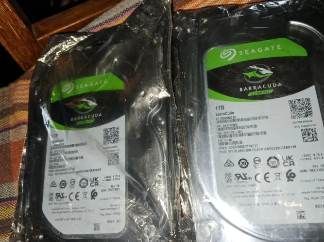 Vendo esse HDS 1TB ZERADO