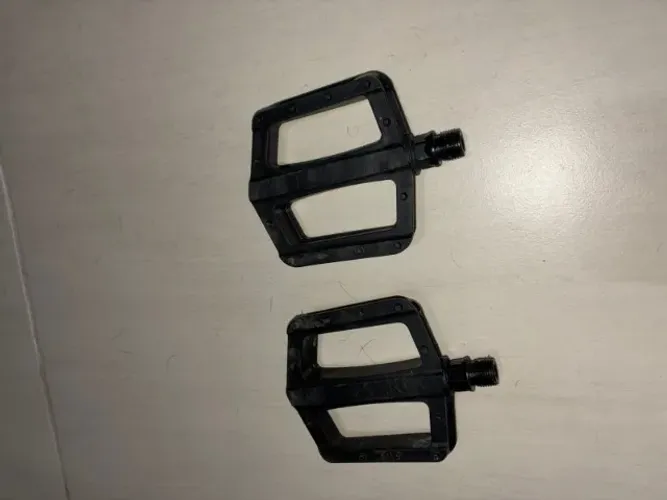 Pedal De Bicicleta Rosca Fina Plataforma Nylon