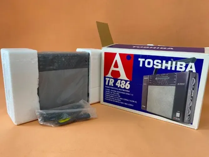 Rádio antigo Toshiba modelo: TR-486