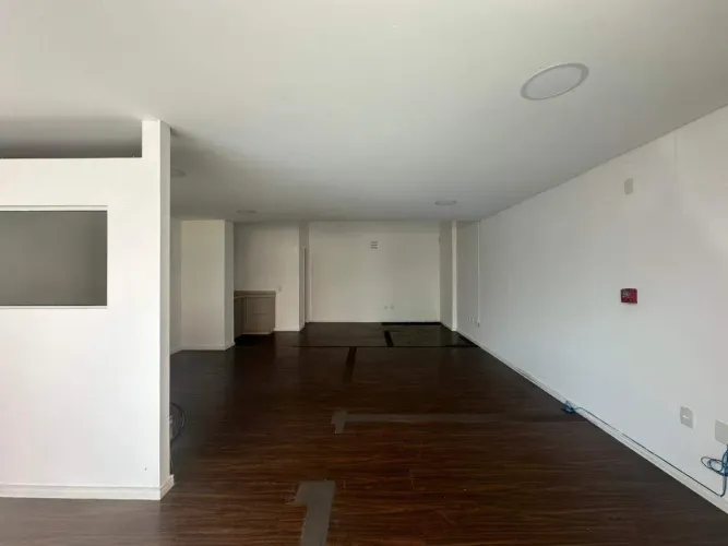 Sala para locação no Residencial Elizabeth Weber - Centro, Balneário Camboriú - SC