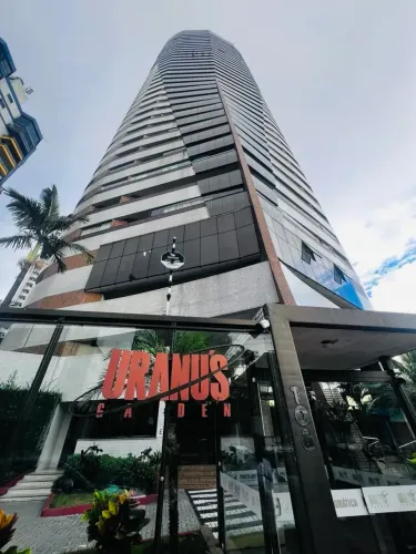 EDIFÍCIO URANUS GARDEN/ ANDAR ALTO, 200M2, 4 SUÍTES, 3 VAGAS DE GARAGEM.