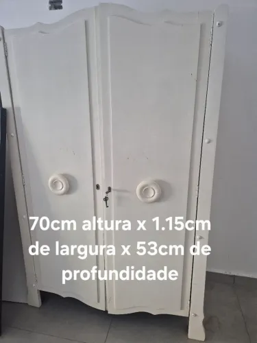Guarda roupa de madeira imbuia