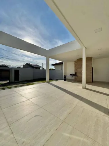 Casa de Alto Padrão em Morada de Interlagos R$ 1.390.000 Apresentamos esta excelente opor