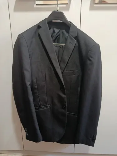 paletó e calça masculino de corte clássico