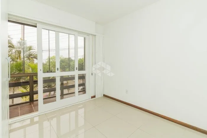 Apartamento de 2 dormitórios à venda na Cristiano Fischer ao lado do Jardim Botânico.