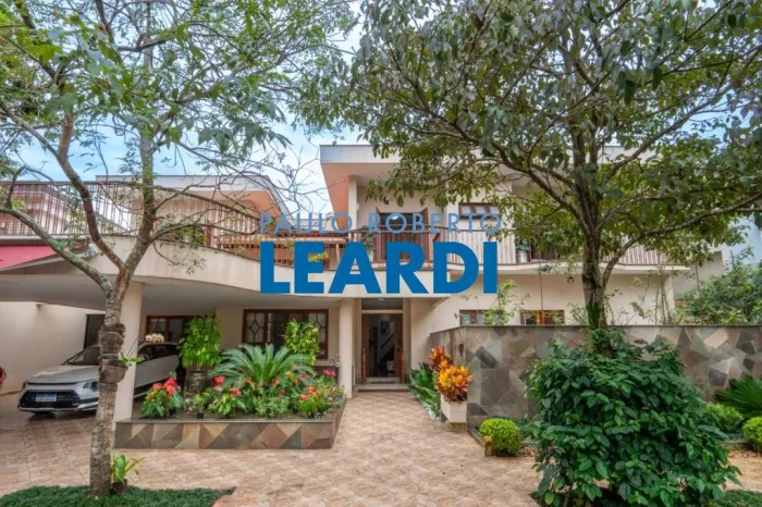CASA EM CONDOMÍNIO - SUPER QUADRA MORUMBI - SP