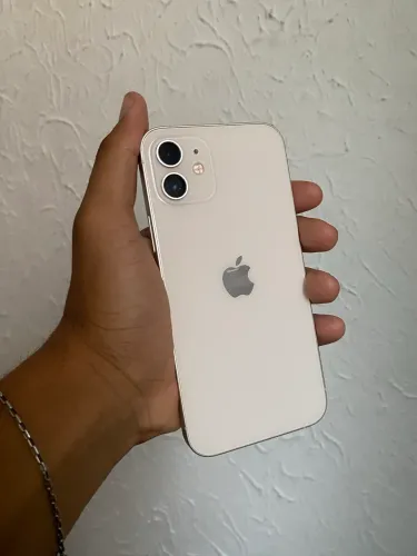 iPhone 12 muito novo com nota fiscal e carregador 