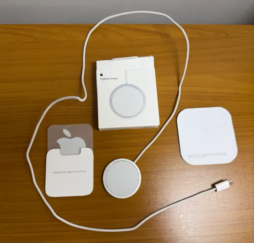 Carregador por indução original IPhone - MagSafe