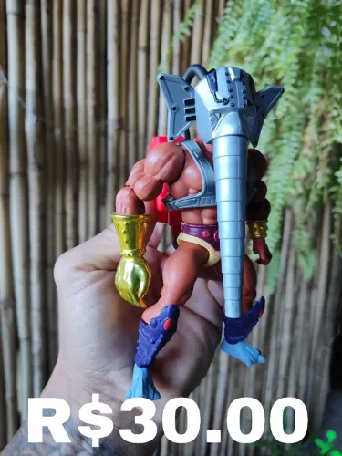 Boneco articulável da linha Mestres do universo