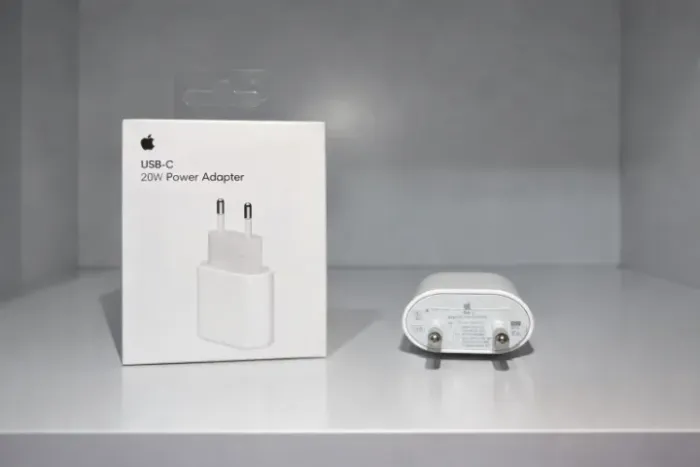 Fonte Carregador Turbo 20W USB-C Para iPhone 11 12 13 14 15 16