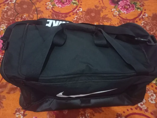 Bolsa Nike (original) 90L bom para treinos e para viajar