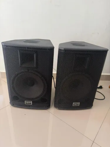 ? PAR DE CAIXAS DONNER + CABO P10 INCLUSO 