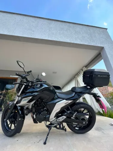 Vendo Yamaha FAZER 250 com freios ABS, ano2019/20, valor 17.500