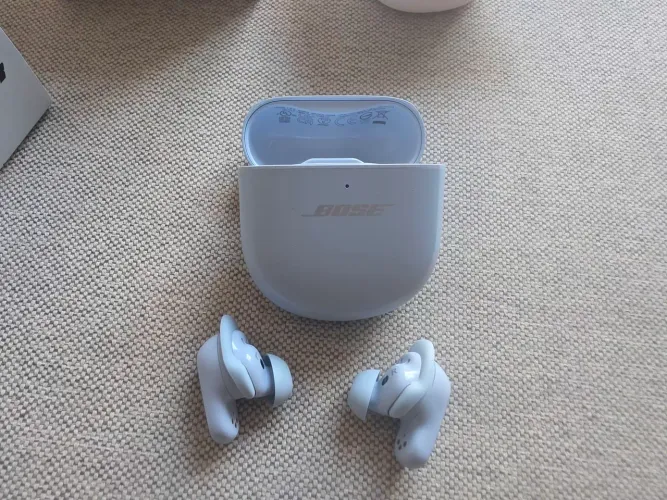 Fone Bose QC Ultra Azul