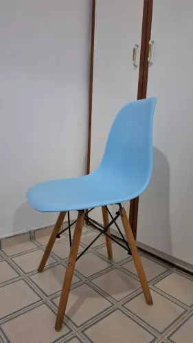 Cadeira Eiffel azul Leroy Merlin 
