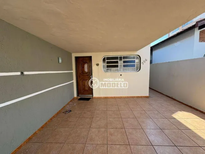 Casa com 2 dormitórios para alugar, 110 m² por R$ 2.580/mês - Vila Rezende - Piracicaba/SP
