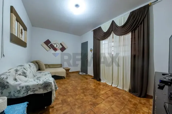 Casa a venda no Parque das Arvores, 2 quartos, 1 banheiro, 1 vaga e edícula.