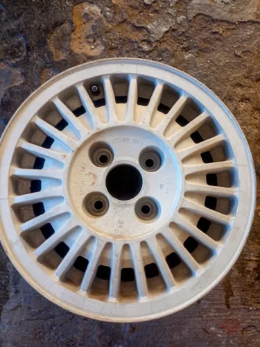 Roda Ralinho Voyage GLS Parati GLS Santana CD Passat Original VW Quadrado 