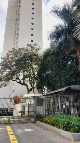 Imóvel para aluguel e venda possui 53 metros quadrados com 2 quartos em Aclimação - São Pa