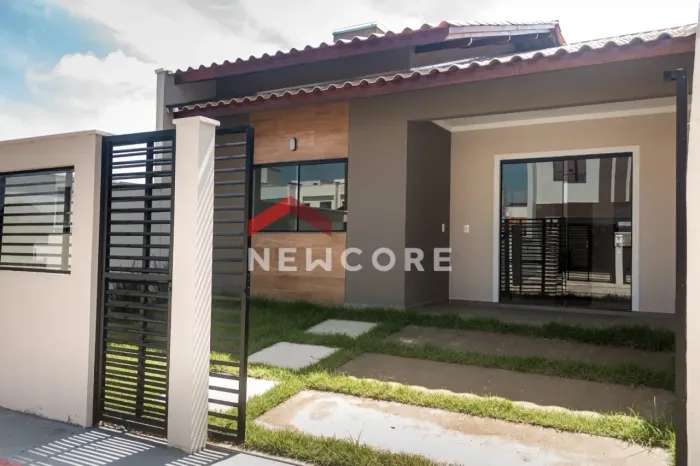 Casa em Rua Santa Ines - Itacolomi - Balneário Piçarras/SC