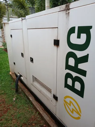 Gerador Carenado BRG 55 kVA - Ano 2023 - Motor Perkins - Apenas 135h de Uso
