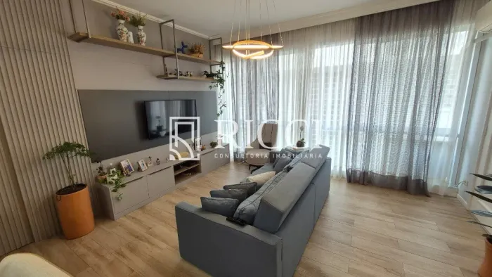 Apartamento reformado no miolinho do Gonzaga, 3 dormitórios sendo 1 suíte
