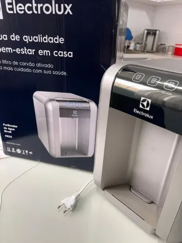 Purificador de água Electrolux modelo PE11X