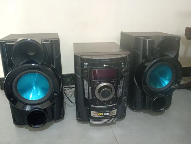 Mini System LG MCD504 - 560W RMS