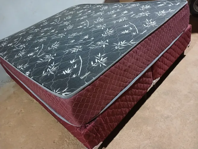 Cama box Queen