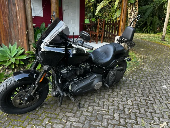 Fat Bob, 2019, vários acessórios. Segundo dono.