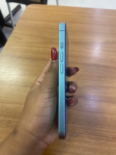 iPhone 16