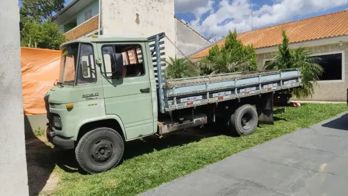 Caminhão 608  Ano 86 Pneus Novos - Carroceria