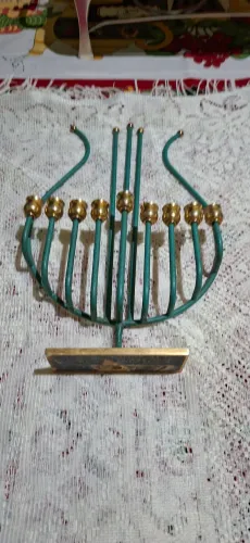 Relicário menorá karshi harpa dourada