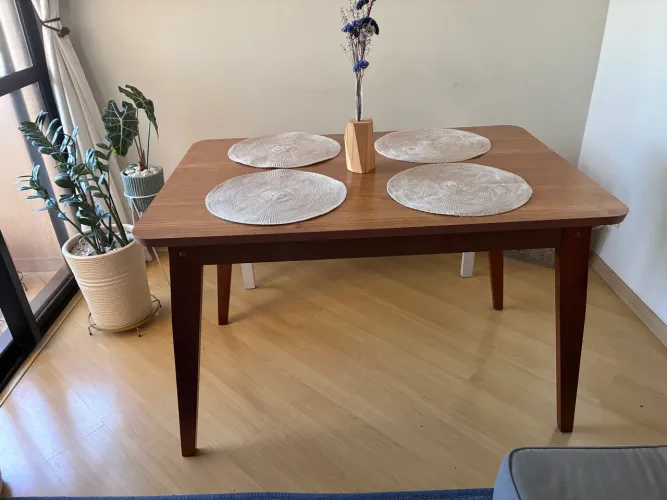 Mesa de Jantar, ou, escritório