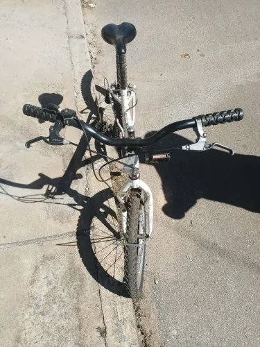 Bicicleta aro 14 com marcha 