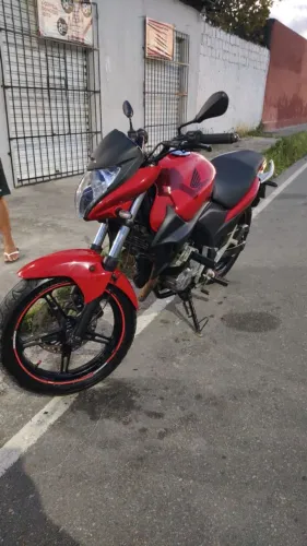 Vendo CB300 extremamente conservada