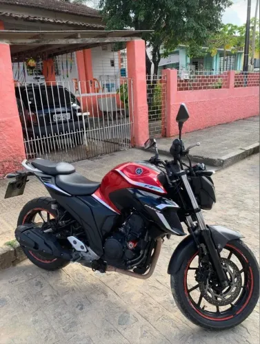 Yamaha FZ25 Fazer 250