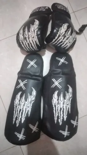 Luva de Box + caneleiras
