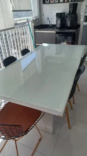 Mesa de Vidro + 4 Cadeiras 