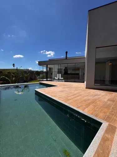Casa em Condomínio de Alto Padrão em Jarinu-SP, Bairro Soares: 4 Quartos, 2 Suítes, 3 Sala