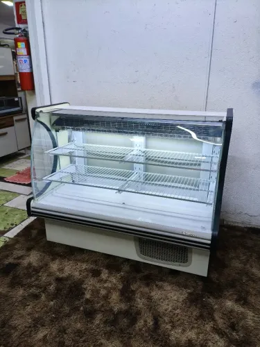 Balcão Gelado para Tortas e Doces - Usado 