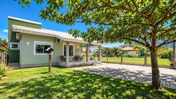 Casa com Terreno de 400 m² em Garopaba | Aceita Permuta por Sítio