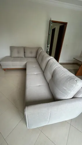 Sofá de canto em linho 