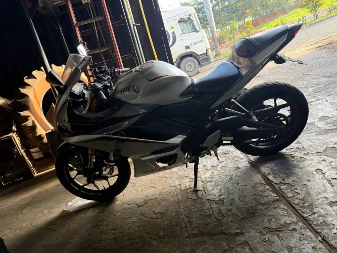 Yamaha R-3
