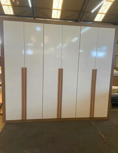 Guarda roupa casal 6 portas de abrir Cannes