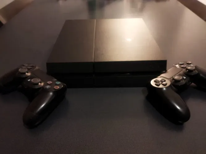 PLAYSTATION 4 - ORIGINAL - 500GB